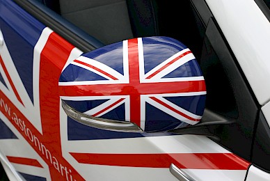 Beschriftung Aston Martin Cygnet Union Jack 