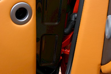 Vollverklebung Aston Martin V8 Vantage S Von Rot In Schwarz Metallic 