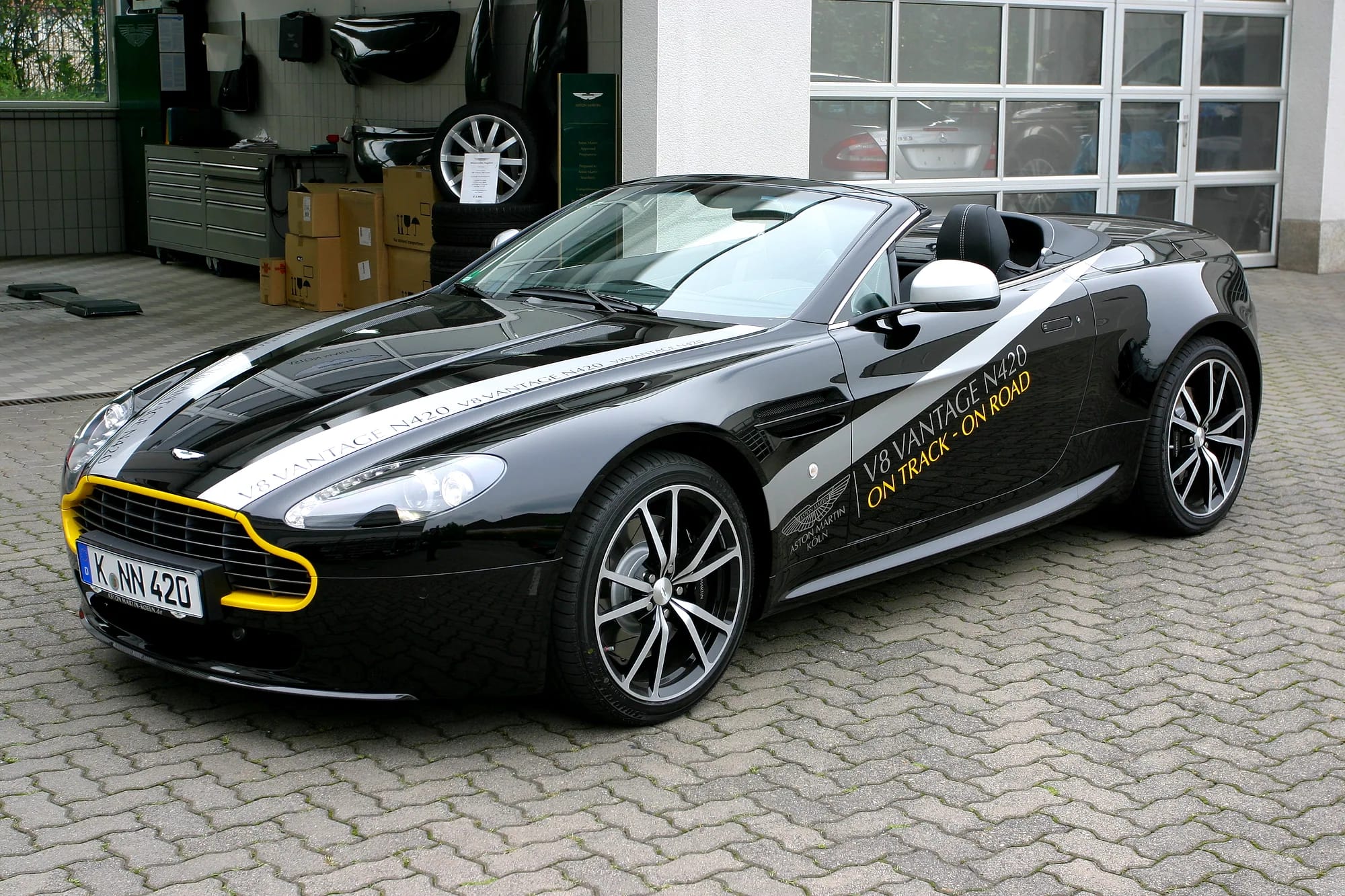 Beschriftung Aston Martin V8 Vantage N420