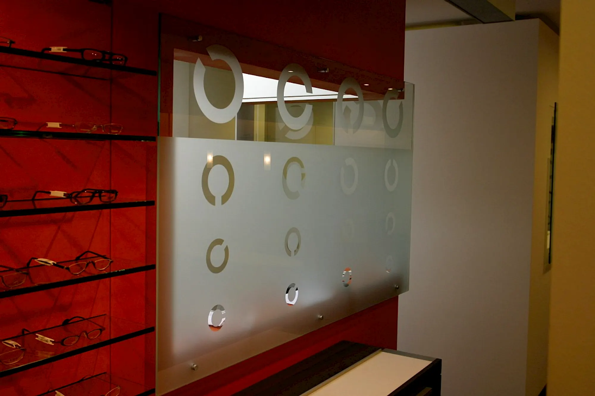 Sichtschutz mit Landoltringen, Dancker der Optiker