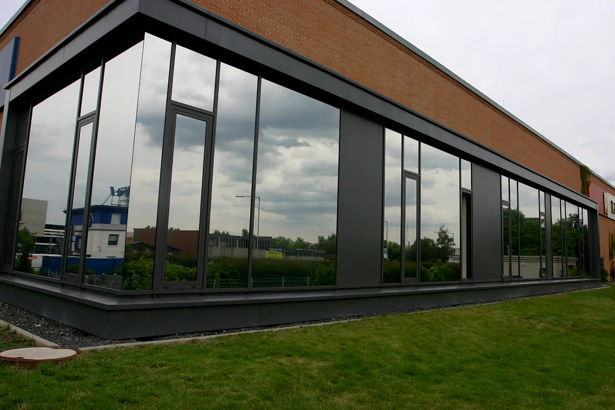 Sonnenschutz Maranello Motors