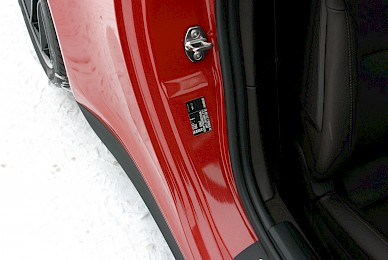 Vollverklebung Porsche 911 Carrera 4s Cabrio Von Schwarz In Rot Metallic Glanzend  (Bild 10/15)