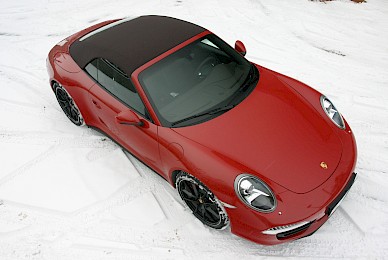 Vollverklebung Porsche 911 Carrera 4s Cabrio Von Schwarz In Rot Metallic Glanzend  (Bild 13/15)