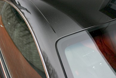 Vollverklebung Aston Martin Db9 Von Weiss In Schwarz Metallic 