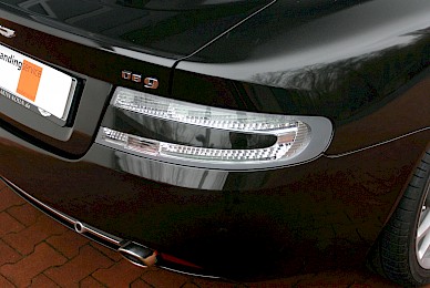 Vollverklebung Aston Martin Db9 Von Weiss In Schwarz Metallic  (Bild 14/15)