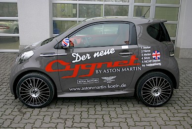 Beschriftung Erster Aston Martin Cygnet In Deutschland  (Bild 2/5)