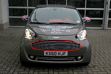 Beschriftung Erster Aston Martin Cygnet In Deutschland  (Bild 3/5)