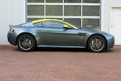 Dekorbeklebung Aston Martin V8 Vantage N430 Unon Jack 