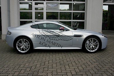Dekorbeklebung Aston Martin V8 Vantage Unon Jack 