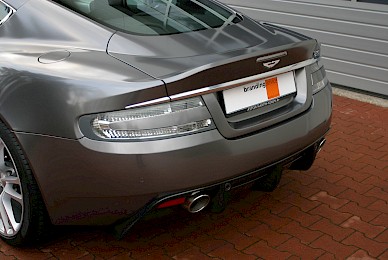 Vollverklebung Aston Martin Dbs Von Rot In Anthrazit Metallic  (Bild 9/13)