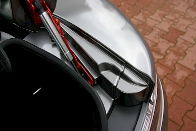 Vollverklebung Aston Martin Dbs Von Rot In Anthrazit Metallic  (Bild 10/13)