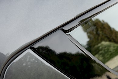 Teilbeklebung Aston Martin Rapide S Shadowline  (Bild 4/7)