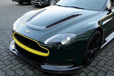 Teilbeklebung Aston Martin V12 Vantage Gt12 Grillrahmen  (Bild 2/3)