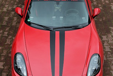 Dekorbeklebung Porsche Cayman Gt4 Mit Ferrari Scuderia Streifen Und Turdekoren  (Bild 8/10)