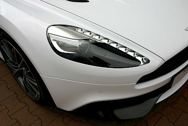 Vollverklebung Aston Martin Vanquish Volante Von Blau Metallic Inweiss  (Bild 3/15)