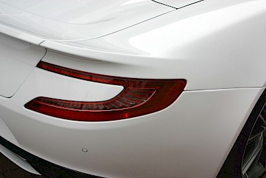 Vollverklebung Aston Martin Vanquish Volante Von Blau Metallic Inweiss  (Bild 5/15)