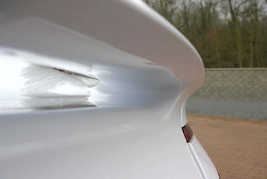 Vollverklebung Aston Martin Vanquish Volante Von Blau Metallic Inweiss  (Bild 7/15)