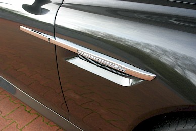 Vollverklebung Aston Martin Virage Volante Von Silber Metallic Inschwarz Metallic  (Bild 4/17)