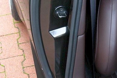 Vollverklebung Aston Martin Virage Volante Von Silber Metallic Inschwarz Metallic  (Bild 8/17)