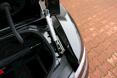 Vollverklebung Aston Martin Virage Volante Von Silber Metallic Inschwarz Metallic 