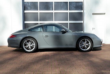 Vollverklebung Porsche 911 Carrera Coupe Von Schwarz In Grau Glanzend 