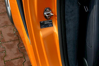 Vollverklebung Porsche Cayman Von Dunkelblau In Orange Glitzer Und Schwarz Matt  (Bild 7/15)