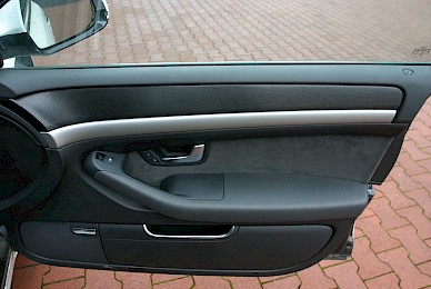 Interieurfolierung Audi A8 Von Holzdekor In Schwarz Metallic Geburstet  (Bild 2/10)