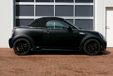 Vollverklebung Mini Roadster Jcw Von Anthrazit In Schwarz Matt Mit Dekoren Sport Stripes 