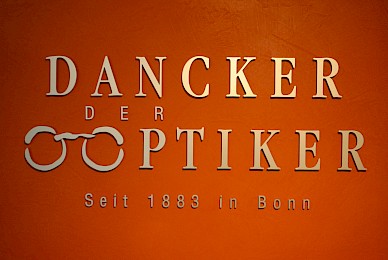 Werbetechnik Beschriftung Mit Metallbuchstaben  Plottexten Und Digitaldrucken  (Bild 2/9)