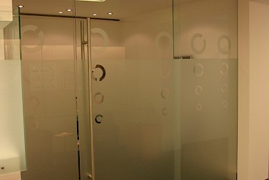 Werbetechnik Beschriftung Mit Metallbuchstaben  Plottexten Und Digitaldrucken  (Bild 6/9)