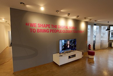 Werbetechnik Beschriftung Telekom Career Center Bonn 