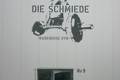 Werbetechnik Fassadenbeschriftung Fitnessstudio 