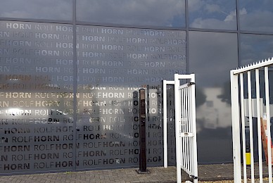 Werbetechnik Fensterbeschriftung Mit Plottexten Negativ 03  (Bild 3/4)