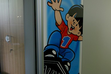 Werbetechnik Flur Dekoration Mit Digitaldrucken Haribo Bonn  (Bild 4/7)