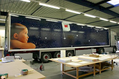 Lkw Auflieger Vollverklebung 3m Scotchlite Reflexfolie 