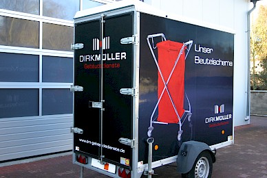Fahrzeugbeschriftung Anhaenger Dirk Muller Gebaeudedienste  (Bild 3/4)