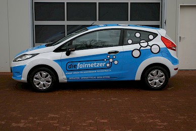 Fahrzeugbeschriftung Ford Fiesta Teilbeklebung Blau Die Fairnetzer 