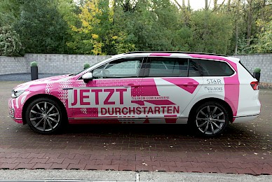 Fahrzeugbeschriftung Vw Passat Gte Telekom Karriere  (Bild 7/11)