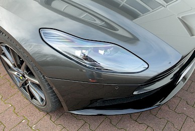 Vollverklebung Aston Martin Db11 Von Dunkelblau In Quantum Silver  (Bild 3/10)