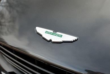 Vollverklebung Aston Martin Db11 Von Dunkelblau In Quantum Silver  (Bild 4/10)