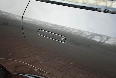 Vollverklebung Aston Martin Db11 Von Dunkelblau In Quantum Silver  (Bild 6/10)