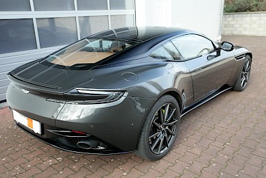 Vollverklebung Aston Martin Db11 Von Dunkelblau In Quantum Silver  (Bild 7/10)