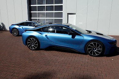 Bmw I8 Vollverklebung Von Schwarz In Protonicblue Metallic  (Bild 3/10)