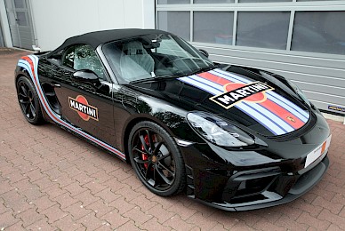Porsche Boxster 718 Spyder Im Martini Design Und Steinschlagschutz Vvorderwagen  (Bild 2/14)