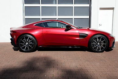 Aston Martin New Vantage Steinschlagschutzbeklebung 