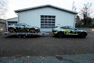 Aston Martin Dbx Und Aston Martin Vantage Werbebeschriftung 