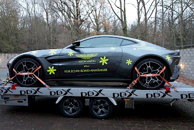 Aston Martin Dbx Und Aston Martin Vantage Werbebeschriftung  (Bild 7/9)