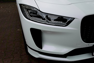 Jaguar I Pace Vollverklebung Von Schwarz In White Pearlescent Magenta  (Bild 4/13)