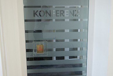 Sichtschutz Tuere Konferenzraum  (Bild 2/3)