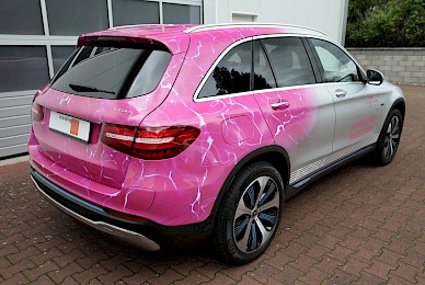 Digitaldruck An Einem Mercedes Glc F Cell Mitweissdruck Auf Transparent  (Bild 2/7)